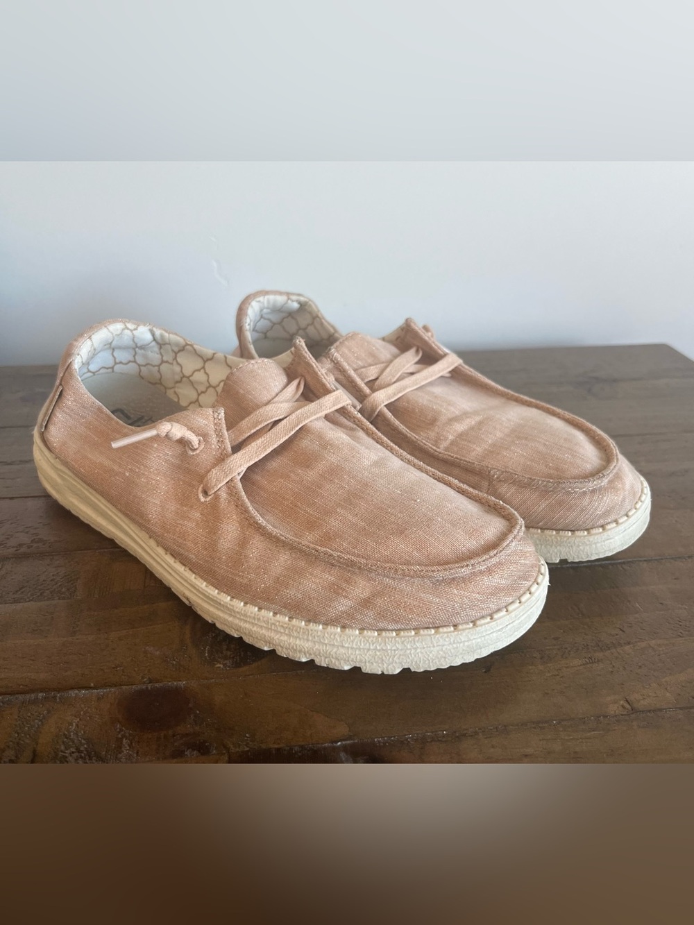 Hey Dude Wendy Shoes Womens 9 Slip On Casual Low Top Lace Up Sparkling Rose Gold